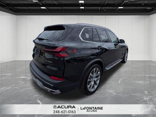 Black Sapphire Metallic 2025 BMW X5 PHEV xDrive50e