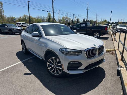 White Metallic 2019 BMW X4 xDrive30i