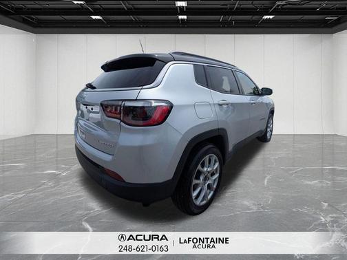 Silver Zynith Metallic Clearcoat 2025 Jeep Compass Limited