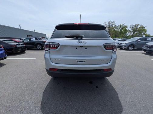 Silver Zynith Metallic Clearcoat 2025 Jeep Compass Limited