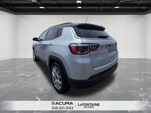 Silver Zynith Metallic Clearcoat 2025 Jeep Compass Limited