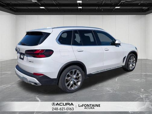 White 2024 BMW X5 xDrive40i
