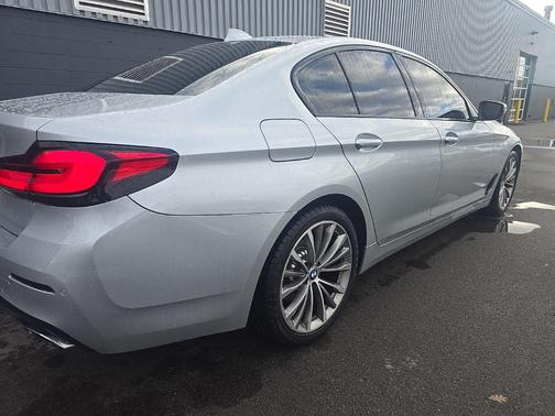 2021 BMW 530 xDrive
