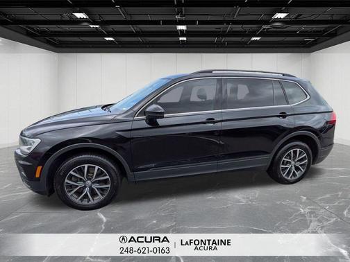 Deep Black 2019 Volkswagen Tiguan 2.0T SE 4MOTION