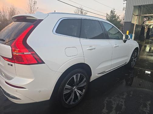 2022 Volvo XC60 B5 Inscription