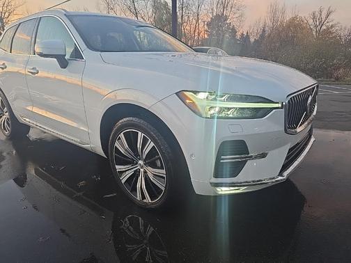 2022 Volvo XC60 B5 Inscription