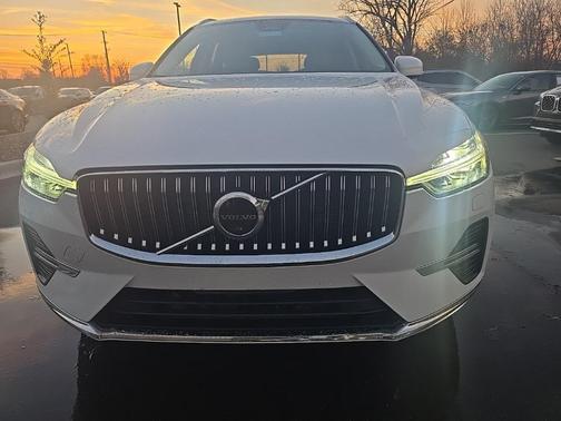 2022 Volvo XC60 B5 Inscription