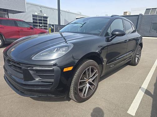 Jet Black Metallic 2025 Porsche Macan Macan T