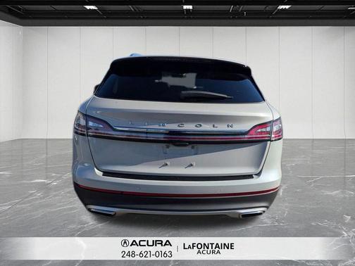Ceramic Pearl Metallic Tinted Clearcoat 2023 Lincoln Nautilus Reserve