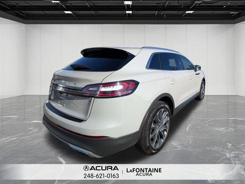 Ceramic Pearl Metallic Tinted Clearcoat 2023 Lincoln Nautilus Reserve