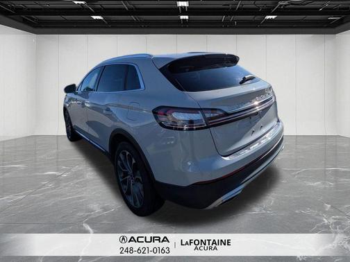 Ceramic Pearl Metallic Tinted Clearcoat 2023 Lincoln Nautilus Reserve