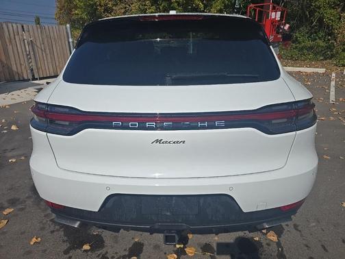 2020 Porsche Macan Base