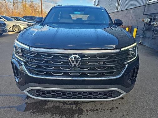 2024 Volkswagen Atlas Cross Sport 2.0T SE w/Technology 4MOTION