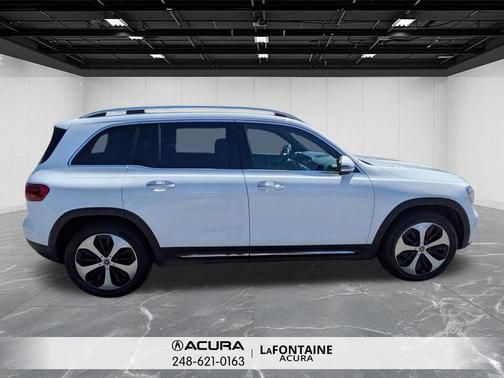 White 2025 Mercedes-Benz GLB 250 4MATIC