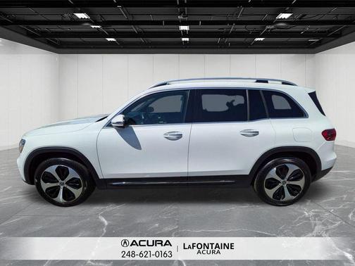 White 2025 Mercedes-Benz GLB 250 4MATIC