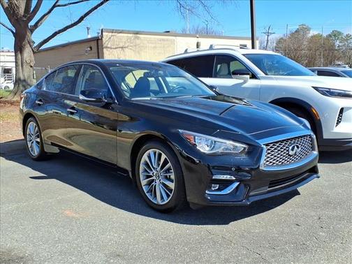 2023 INFINITI Q50 LUXE