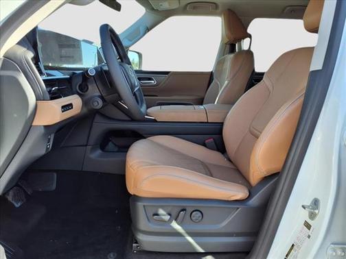 2025 INFINITI QX80 Luxe
