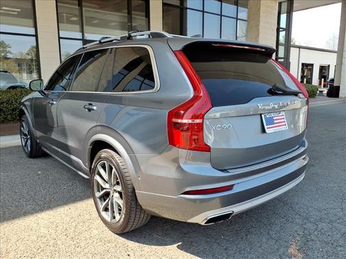 2018 Volvo XC90 T6 Momentum