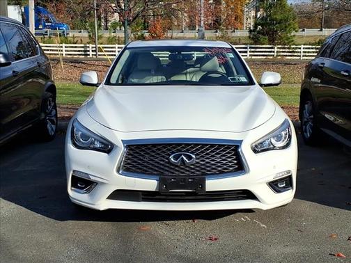 2023 INFINITI Q50 LUXE