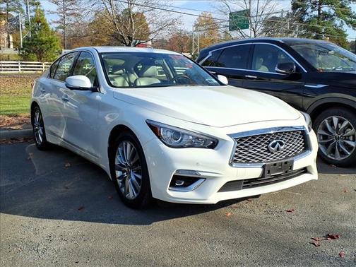 2023 INFINITI Q50 LUXE