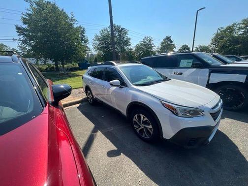Crystal White Pearl 2021 Subaru Outback Limited