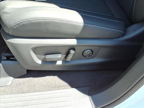 Radiant White 2027 INFINITI QX60 Luxe