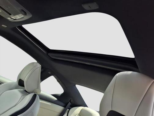 2022 INFINITI Q60 LUXE