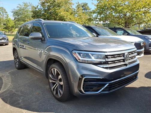 Platinum Gray Metallic 2022 Volkswagen Atlas 3.6L SEL Premium R-Line