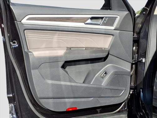 2022 Volkswagen Atlas 3.6L SE w/Technology