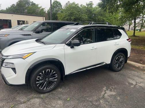 Pearl 2025 Nissan Rogue Platinum
