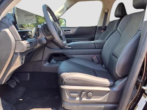 2025 INFINITI QX80 Luxe