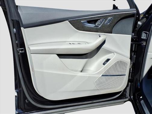 2021 Audi Q7 55 Premium Plus