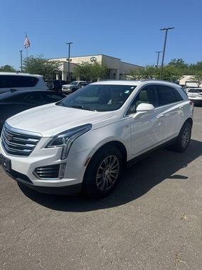Crystal White Tri-Coat 2017 Cadillac XT5 Luxury