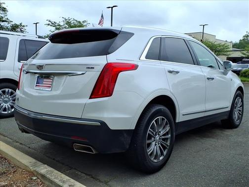 Crystal White Tri-Coat 2017 Cadillac XT5 Luxury