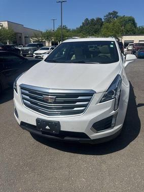 Crystal White Tri-Coat 2017 Cadillac XT5 Luxury
