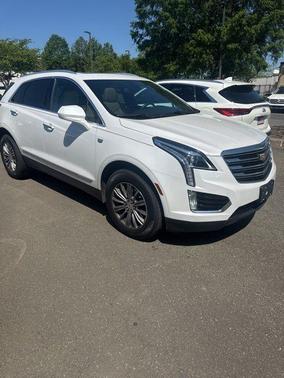 Crystal White Tri-Coat 2017 Cadillac XT5 Luxury