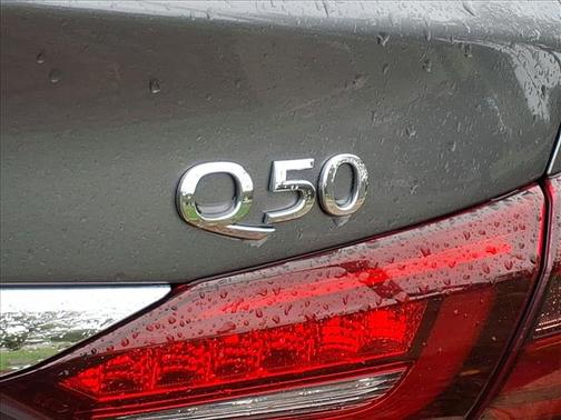 2023 INFINITI Q50 LUXE
