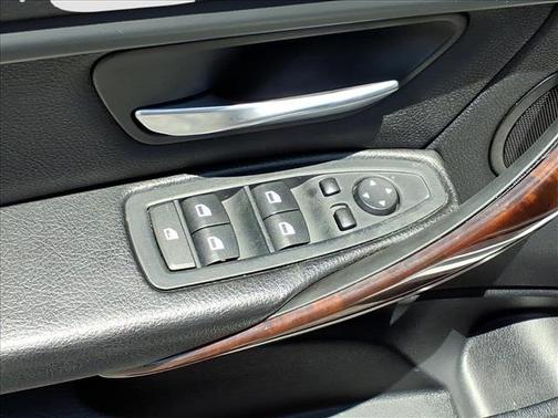Glacier Silver Metallic 2014 BMW 320 i