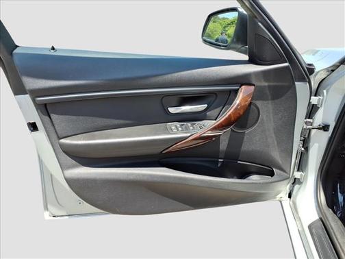 Glacier Silver Metallic 2014 BMW 320 i