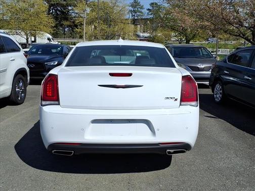 2022 Chrysler 300 S