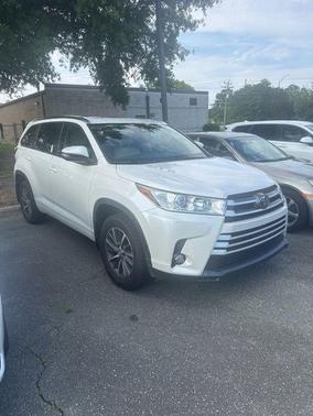 Blizzard Pearl 2018 Toyota Highlander XLE