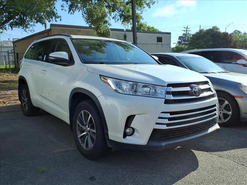 Blizzard Pearl 2018 Toyota Highlander XLE