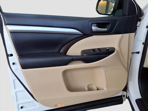 Blizzard Pearl 2018 Toyota Highlander XLE
