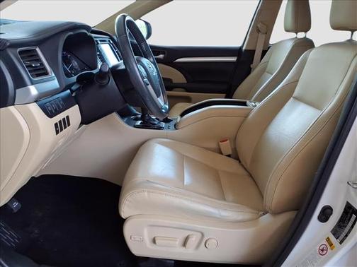 Blizzard Pearl 2018 Toyota Highlander XLE