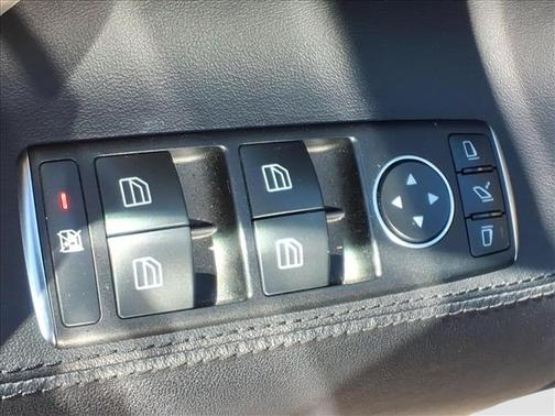 2013 Tesla Model S Base