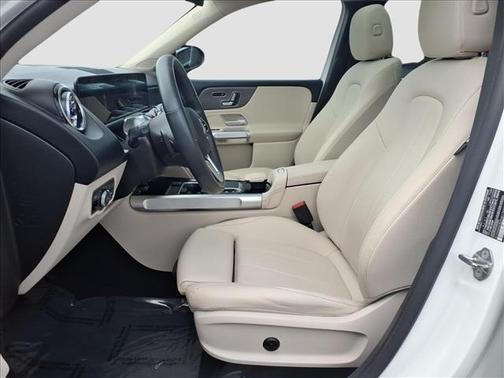 Digital White 2022 Mercedes-Benz GLB 250 Base