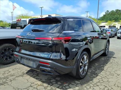 Diamond Black 2024 INFINITI QX60 Luxe