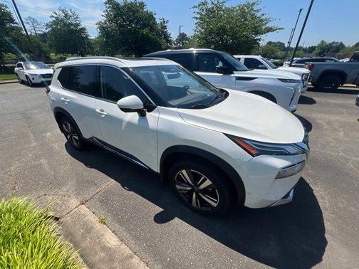 White 2023 Nissan Rogue Platinum