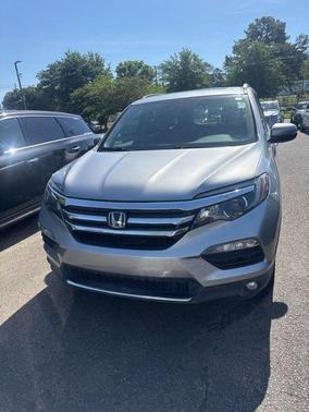 Lunar Silver Metallic 2017 Honda Pilot Elite