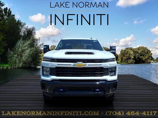 Summit White 2025 Chevrolet Silverado 2500 Custom